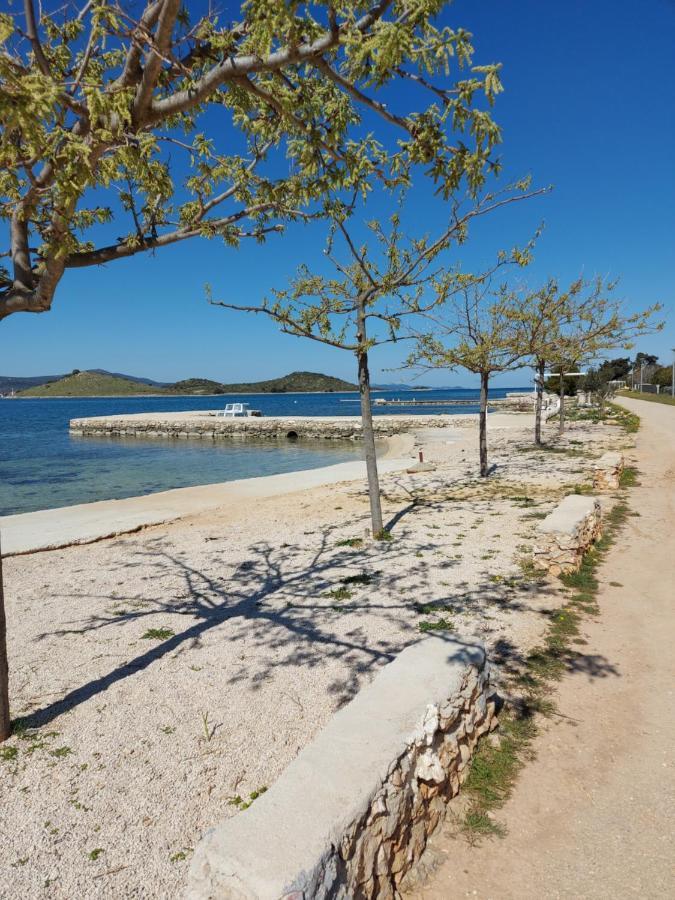 Apartman Lorna Turanj Exteriör bild