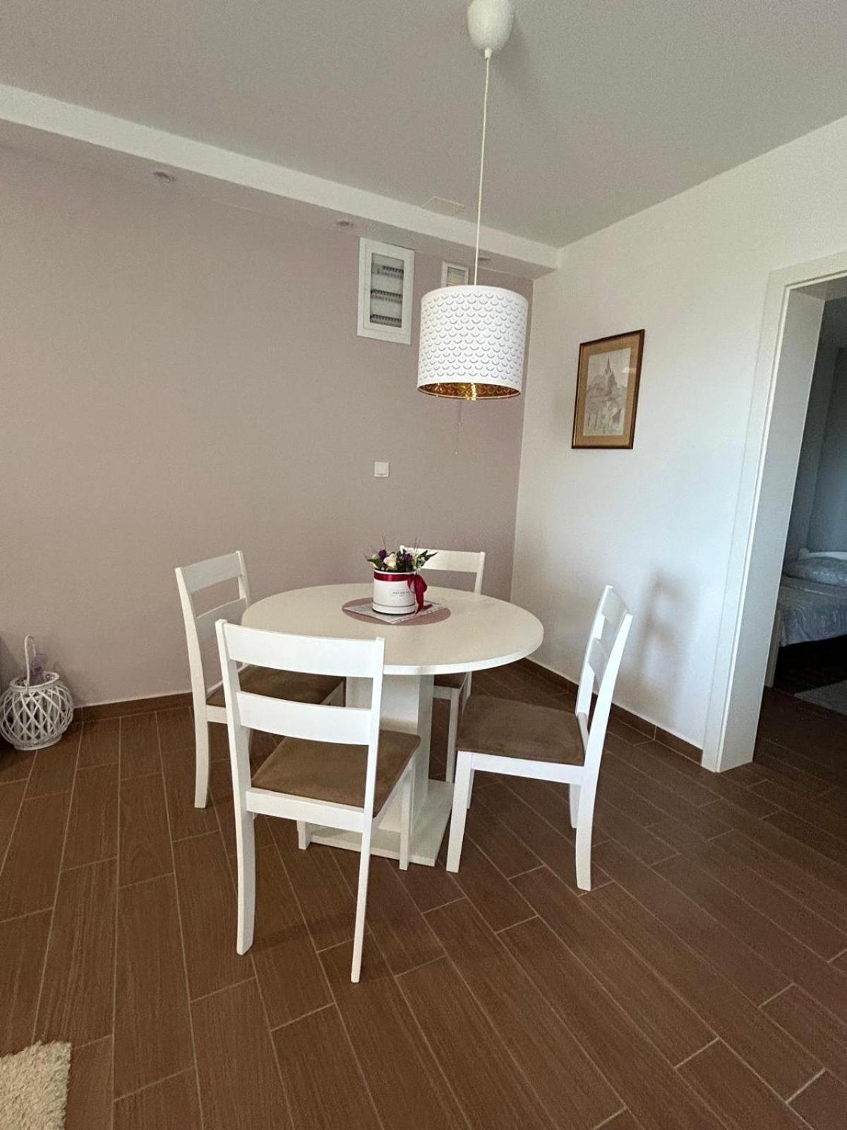 Apartman Lorna Turanj Exteriör bild