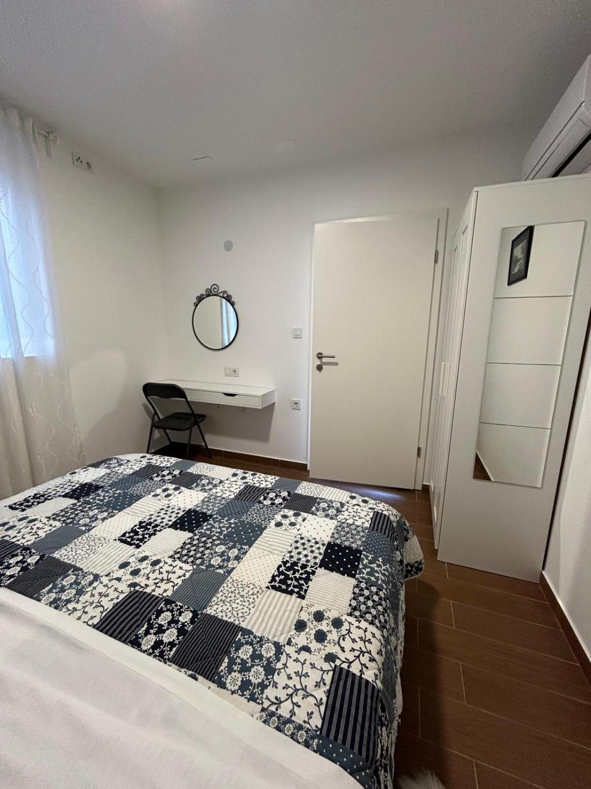Apartman Lorna Turanj Exteriör bild