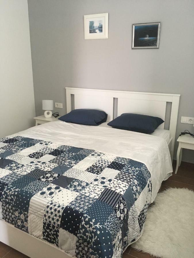 Apartman Lorna Turanj Exteriör bild