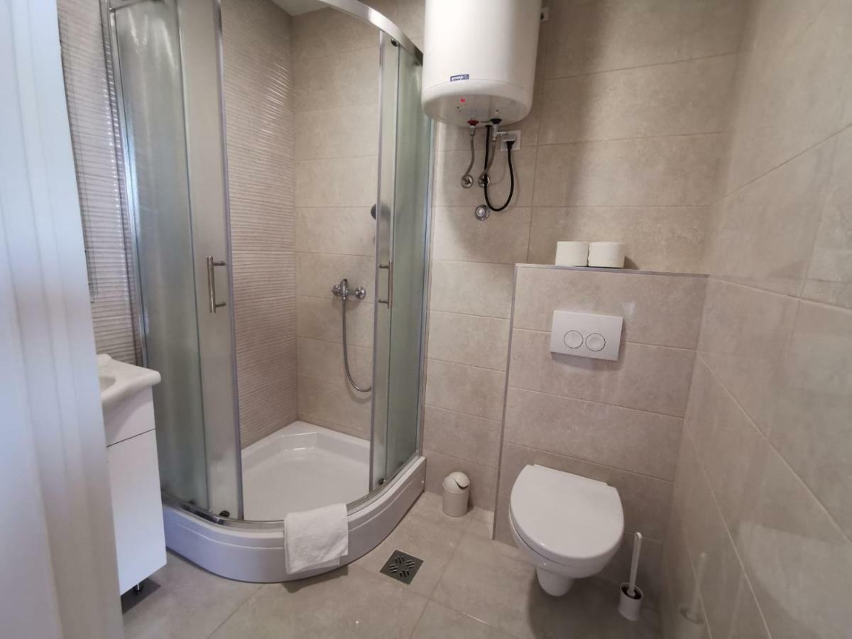 Apartman Lorna Turanj Exteriör bild
